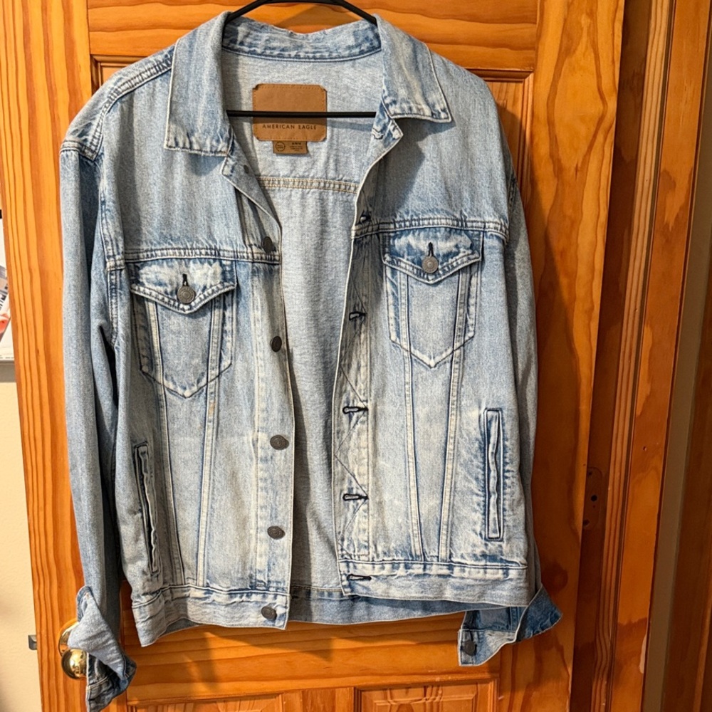 American Eagle Outfitters Light Wash Denim Jacket